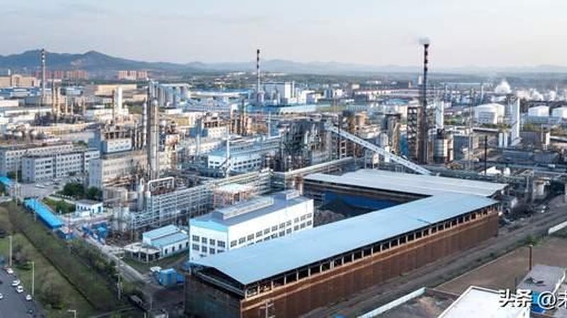 高分子材料与金属材料：性能参数的深度解析**